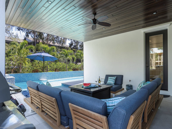 Luxurious Vacation Pool Home in Siesta Key 5 min walk to beach